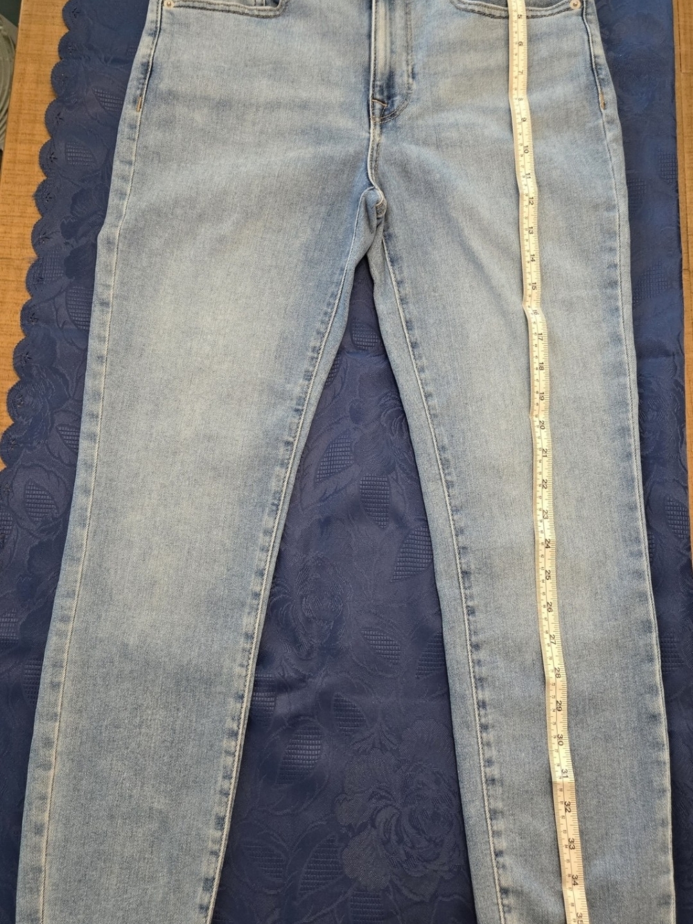 Classic Calvin Klein Mid Rise Skinny Jeans. Light Blue